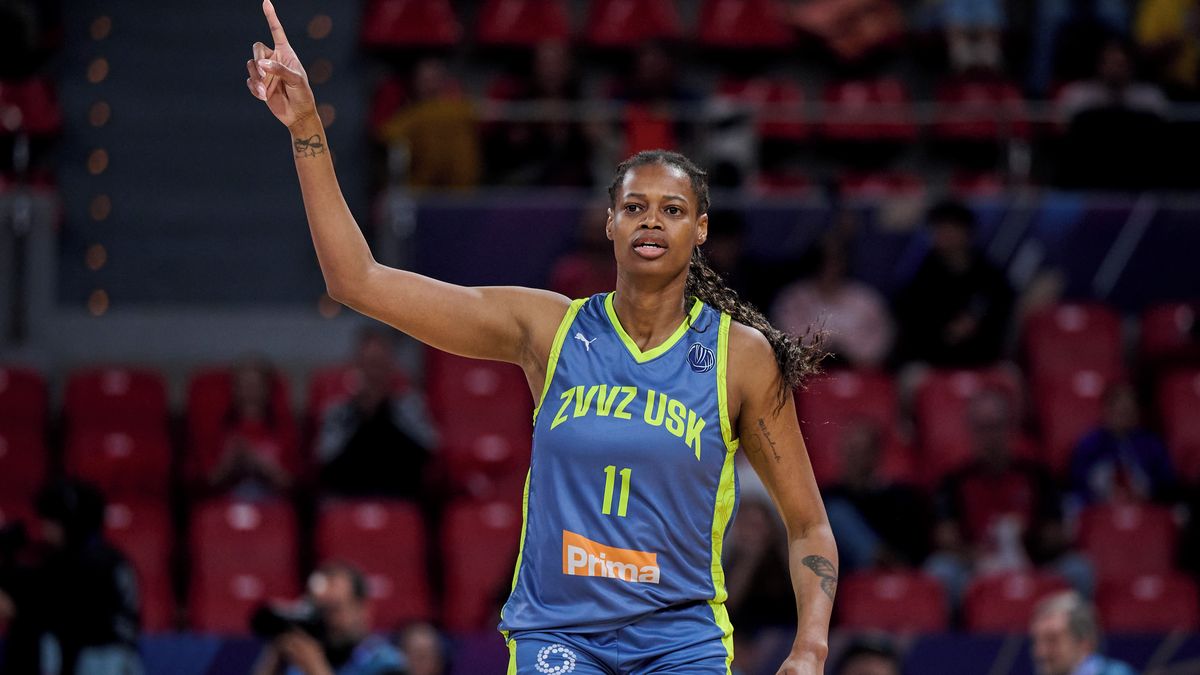 Basketbalistky USK opět deklasovaly Hradec, Brandýs proti KP Brno vyrovnal